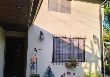 CASA EN VENTA CON PILETA BARRIO VILLA ALPINA 2